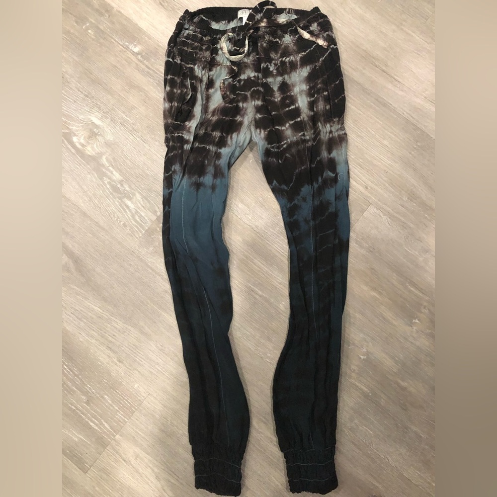 Guess Blue and black tie dye jogger - size S
